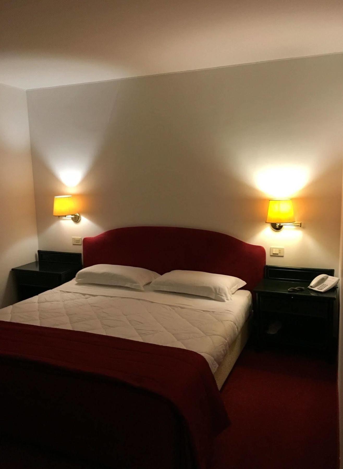 גראדו Hotel Hannover מראה חיצוני תמונה