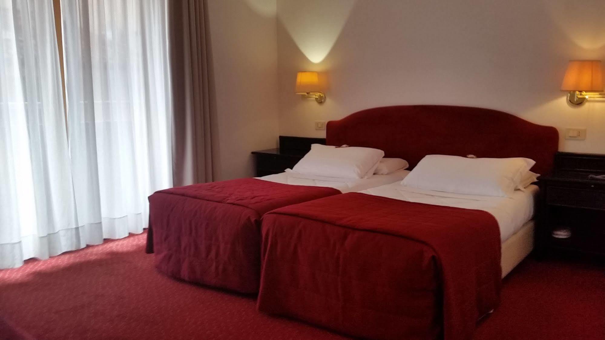 גראדו Hotel Hannover מראה חיצוני תמונה